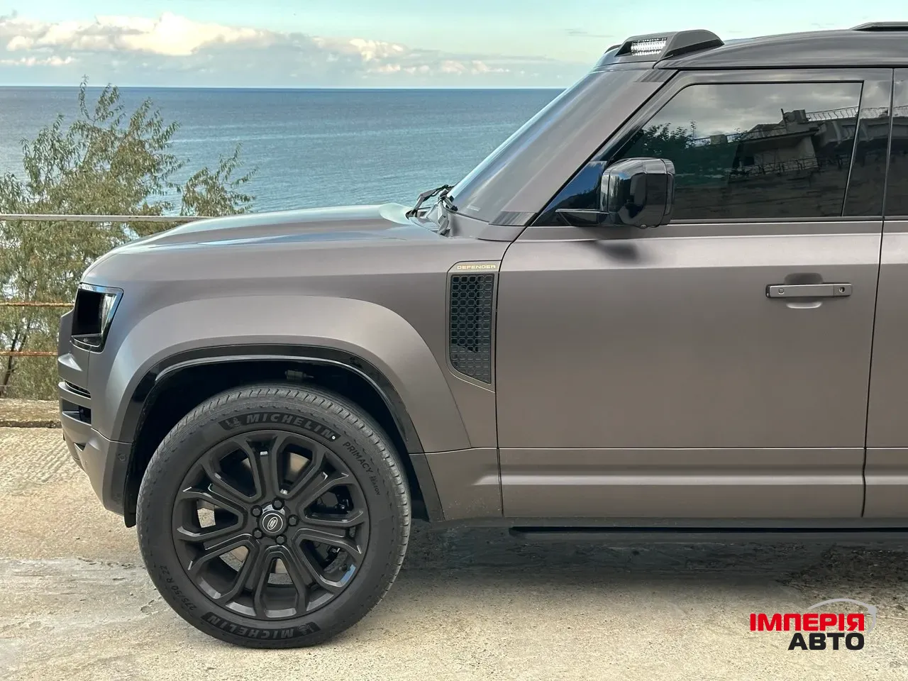 Land Rover Defender - фото 8