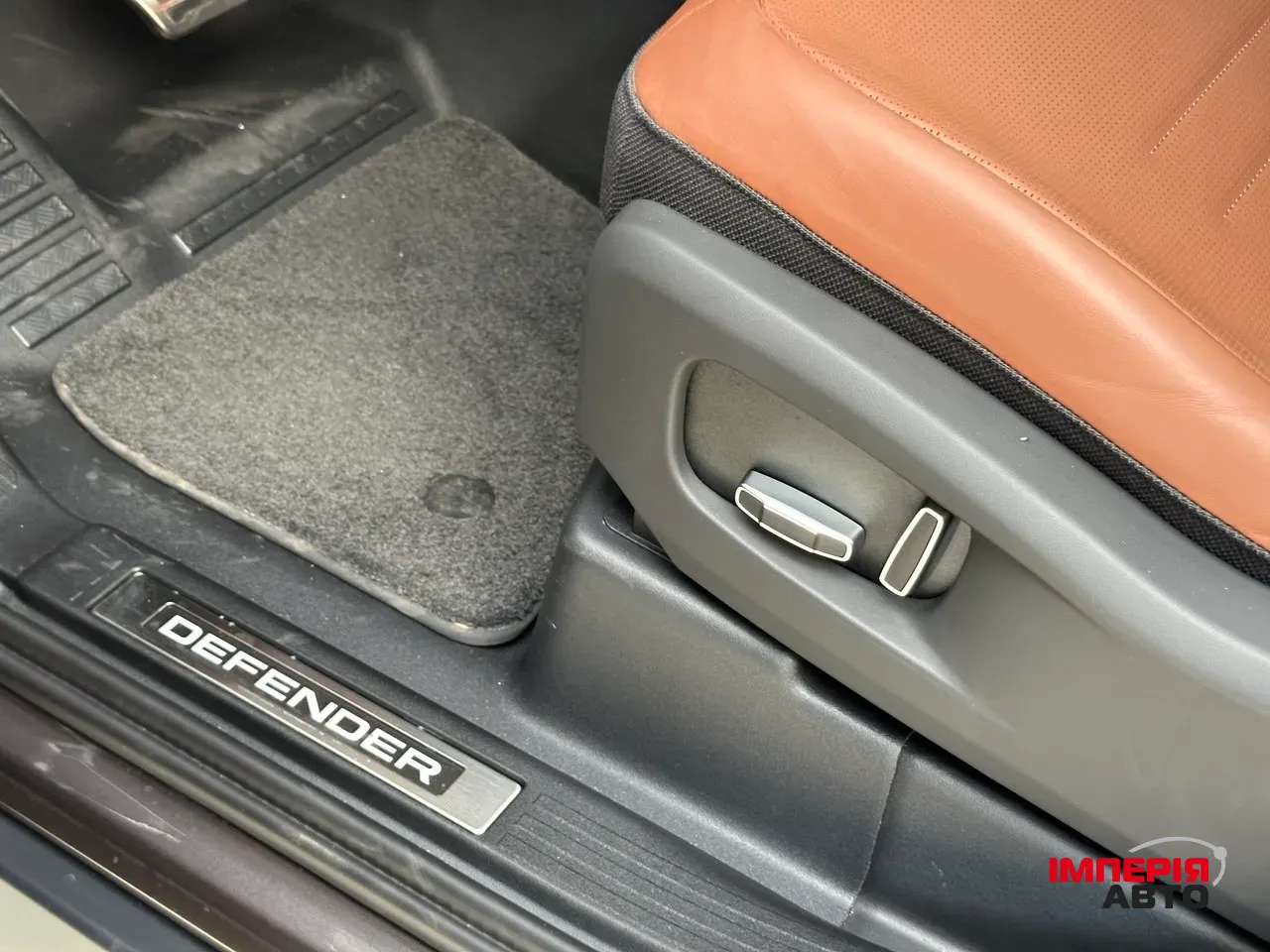 Land Rover Defender - фото 32