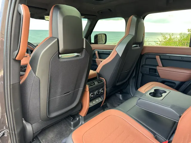 Land Rover Defender - фото 4