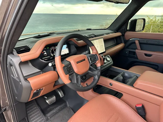 Land Rover Defender - фото 2