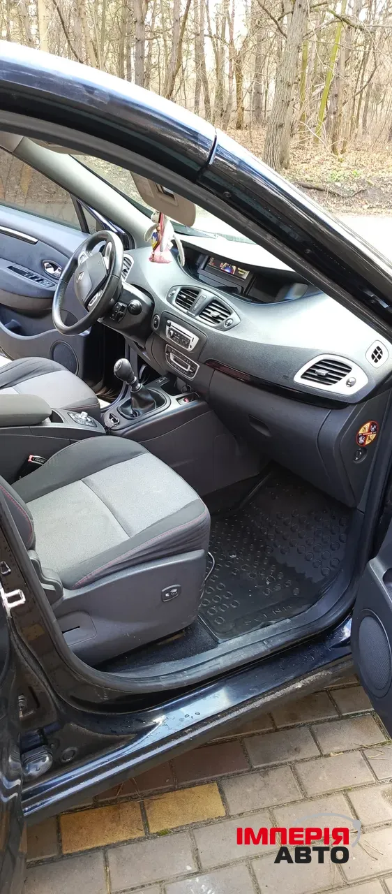 Renault Scenic - фото 8