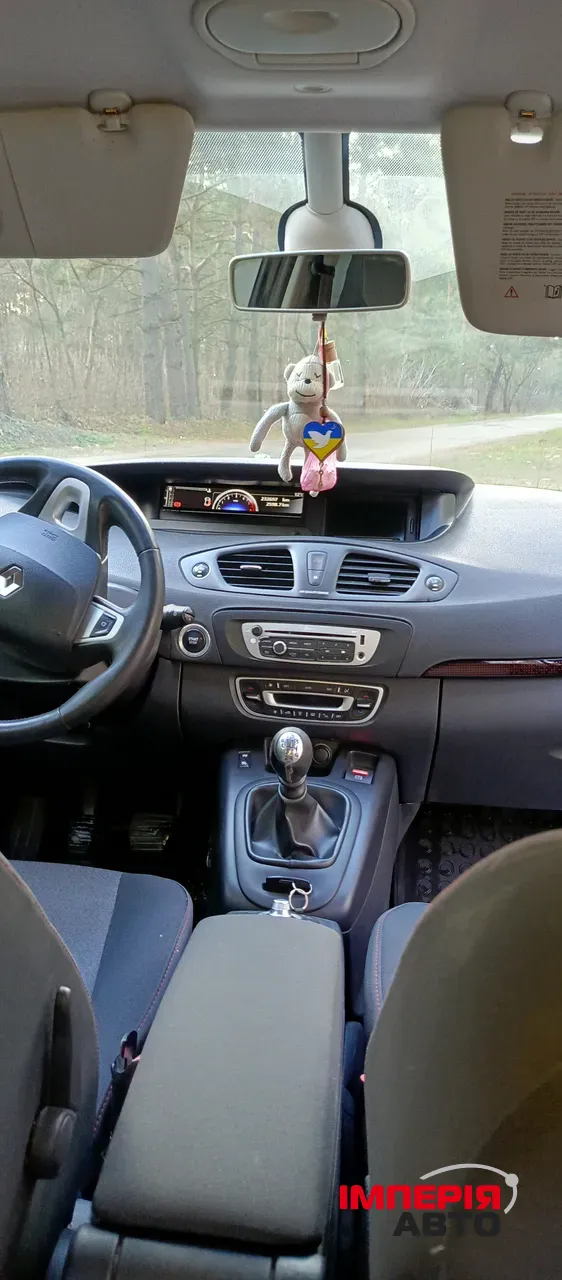 Renault Scenic - фото 4