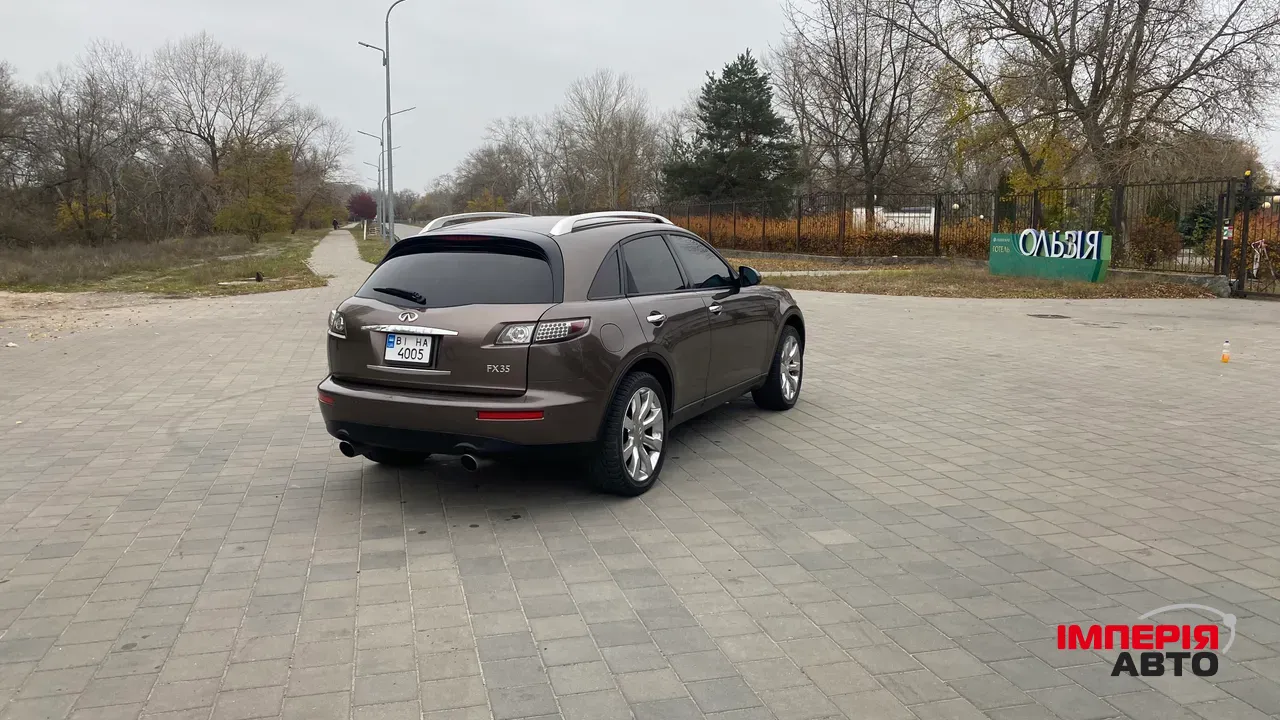 Infiniti FX - фото 10