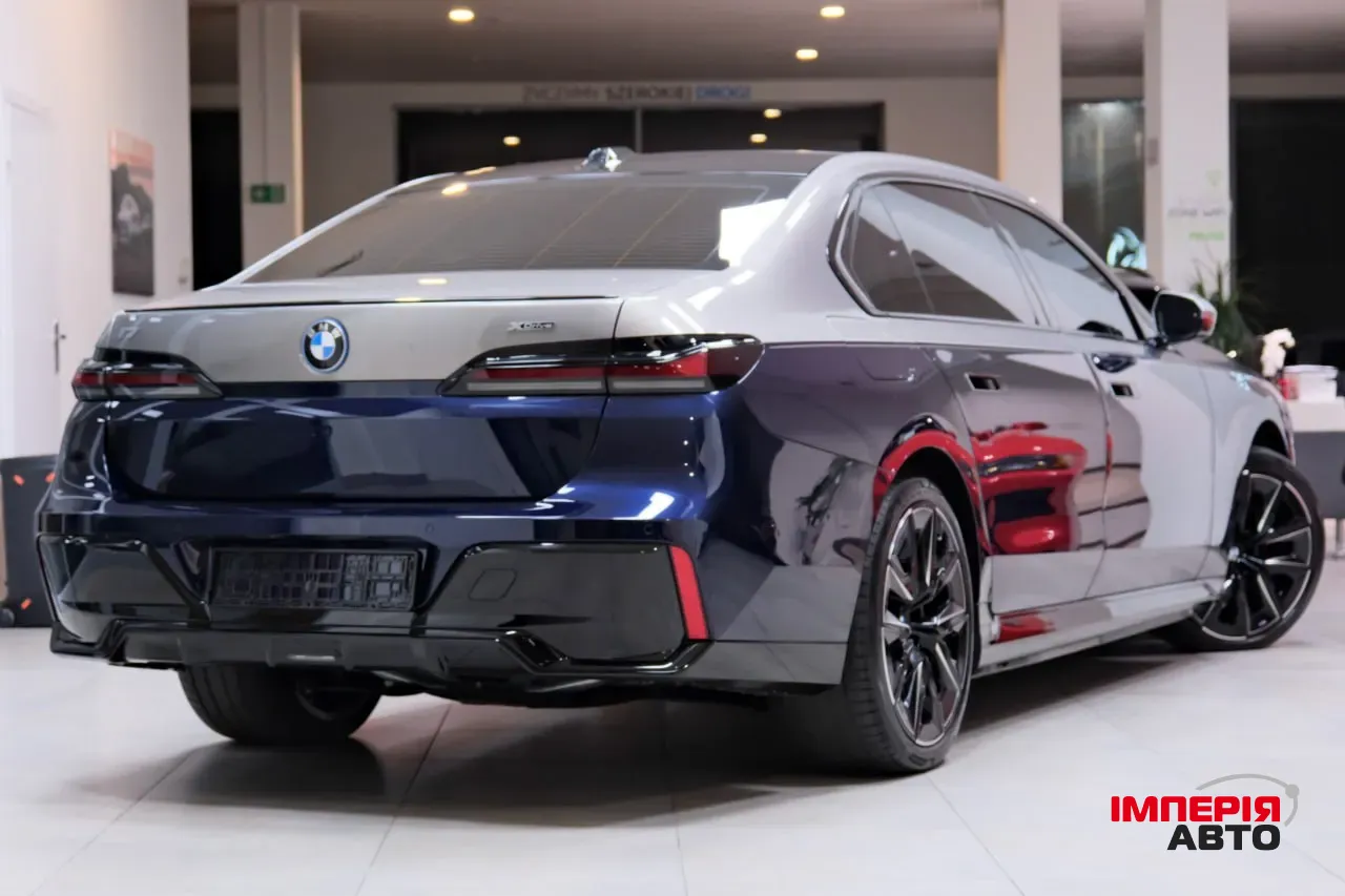 BMW i7 - фото 4