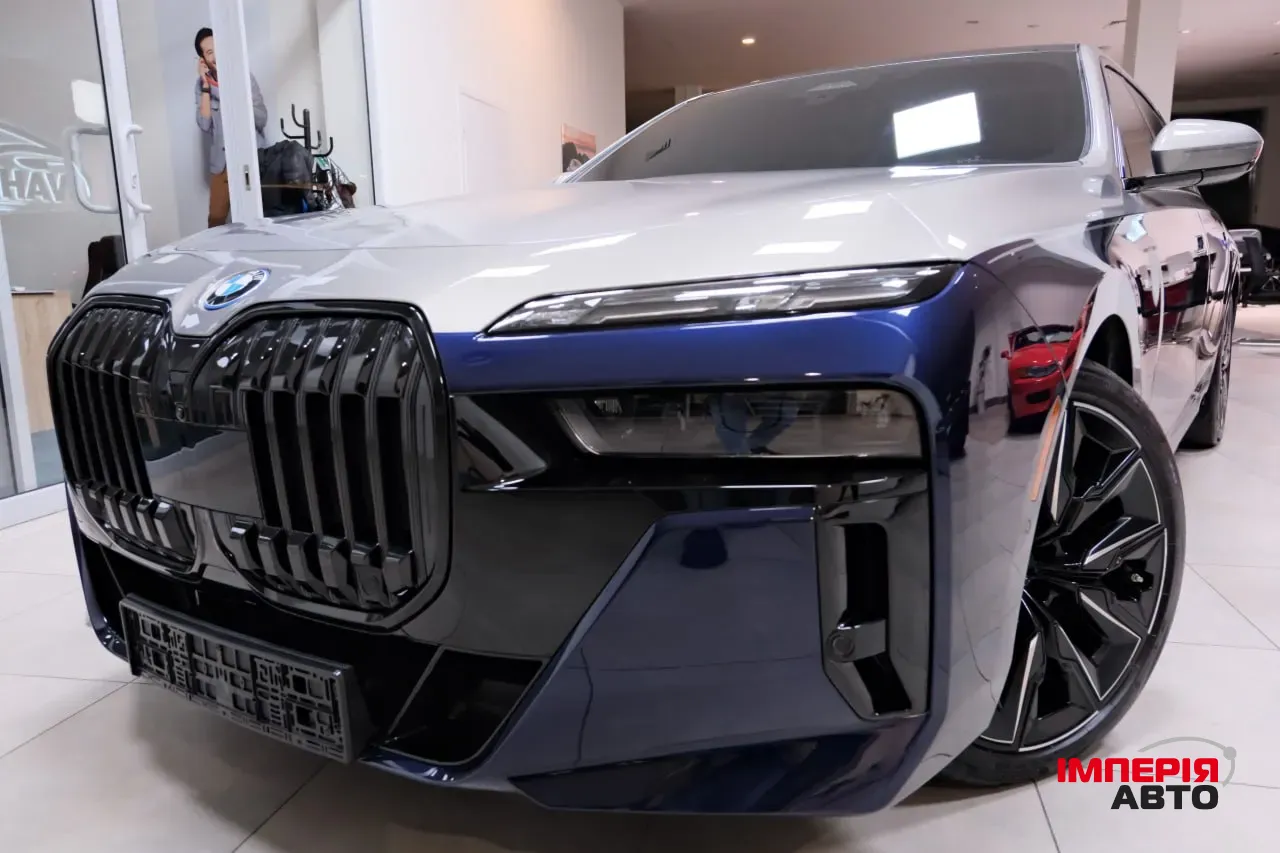 BMW i7 - фото 8