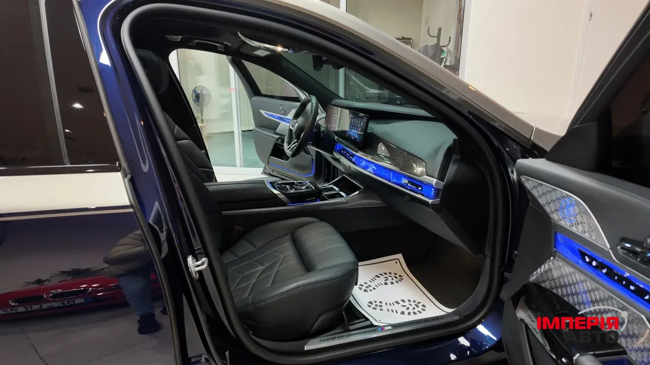 BMW i7 - фото 23