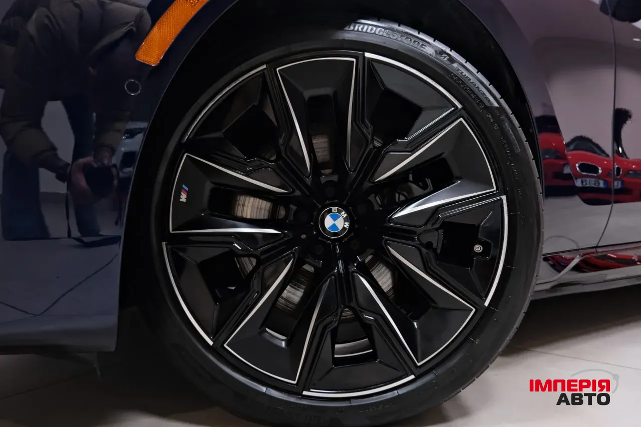 BMW i7 - фото 6