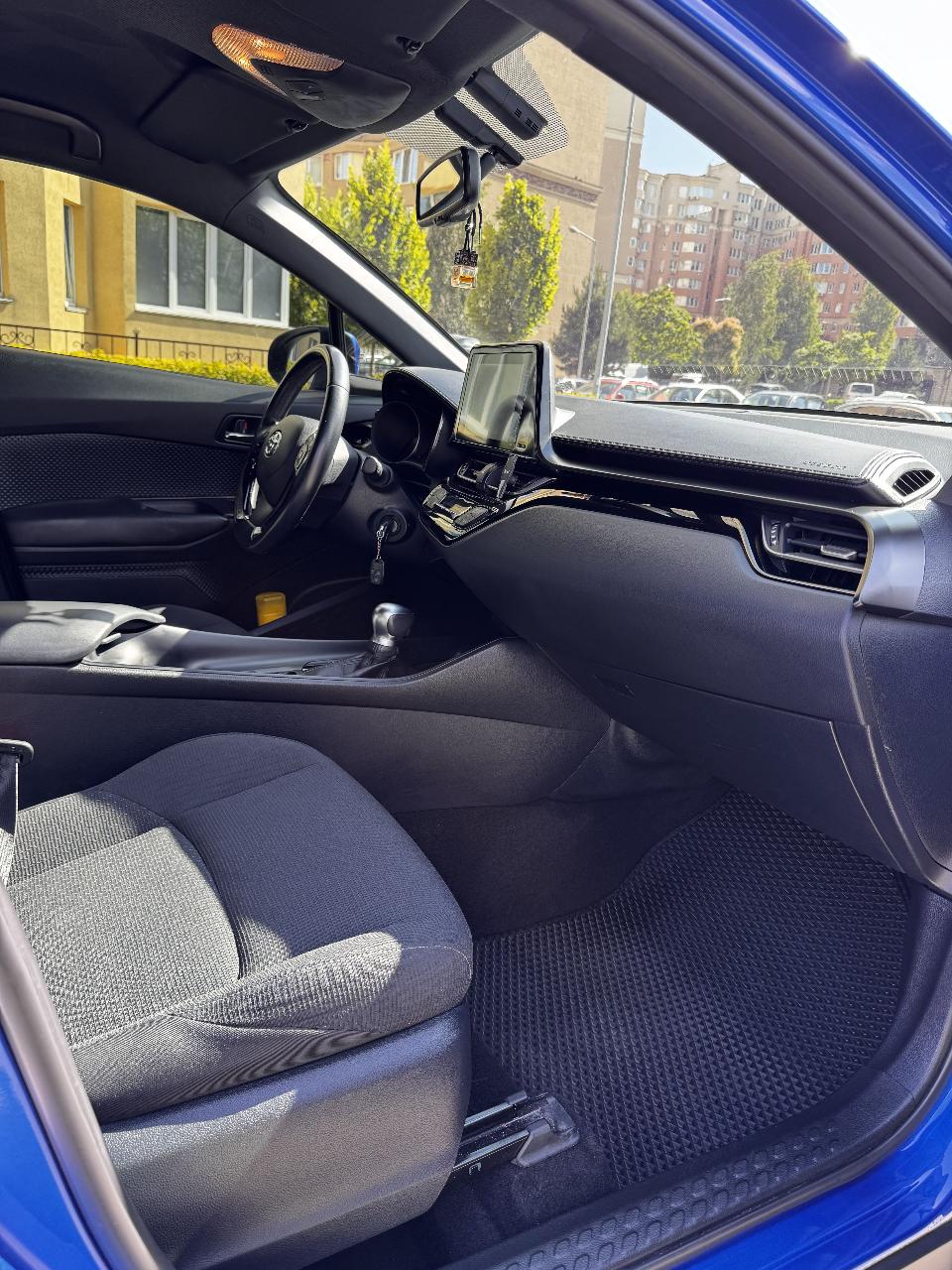 Toyota C-HR - фото 14