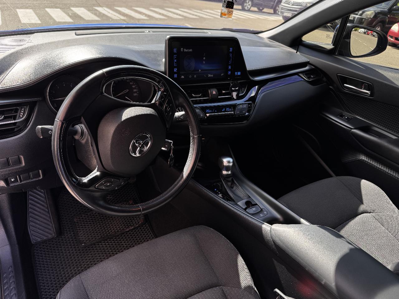 Toyota C-HR - фото 4