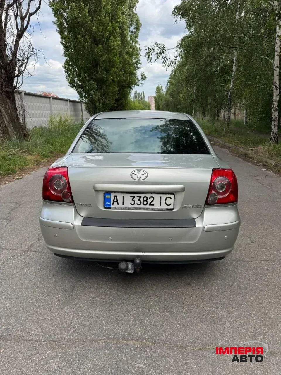 Toyota Avensis - фото 4