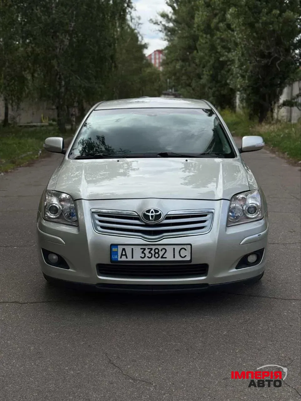Toyota Avensis - фото 1