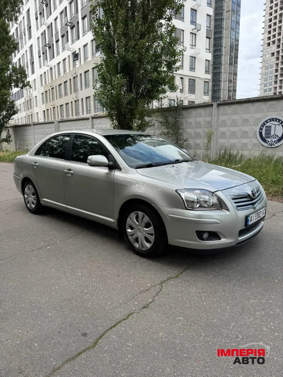 Toyota Avensis - фото 2