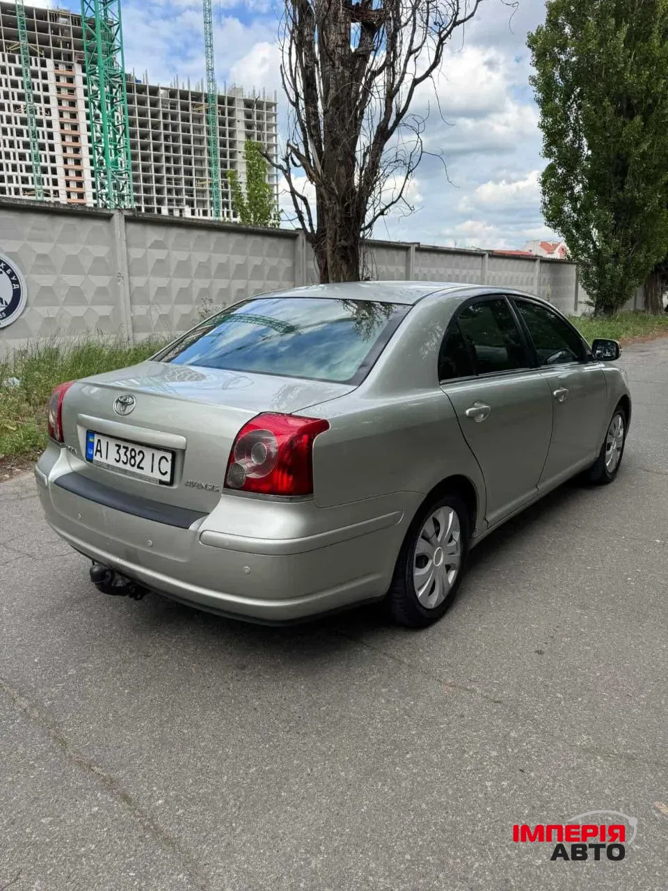 Toyota Avensis - фото 3