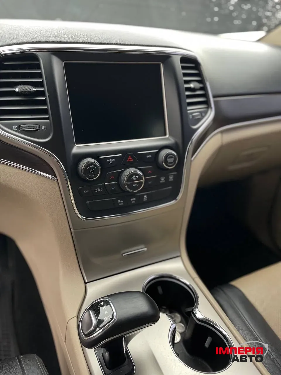 Jeep Grand Cherokee - фото 11