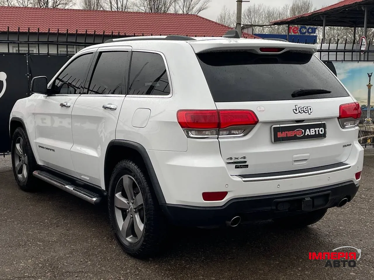 Jeep Grand Cherokee - фото 3