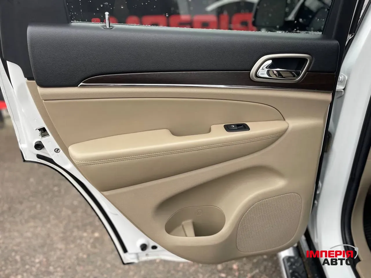 Jeep Grand Cherokee - фото 9