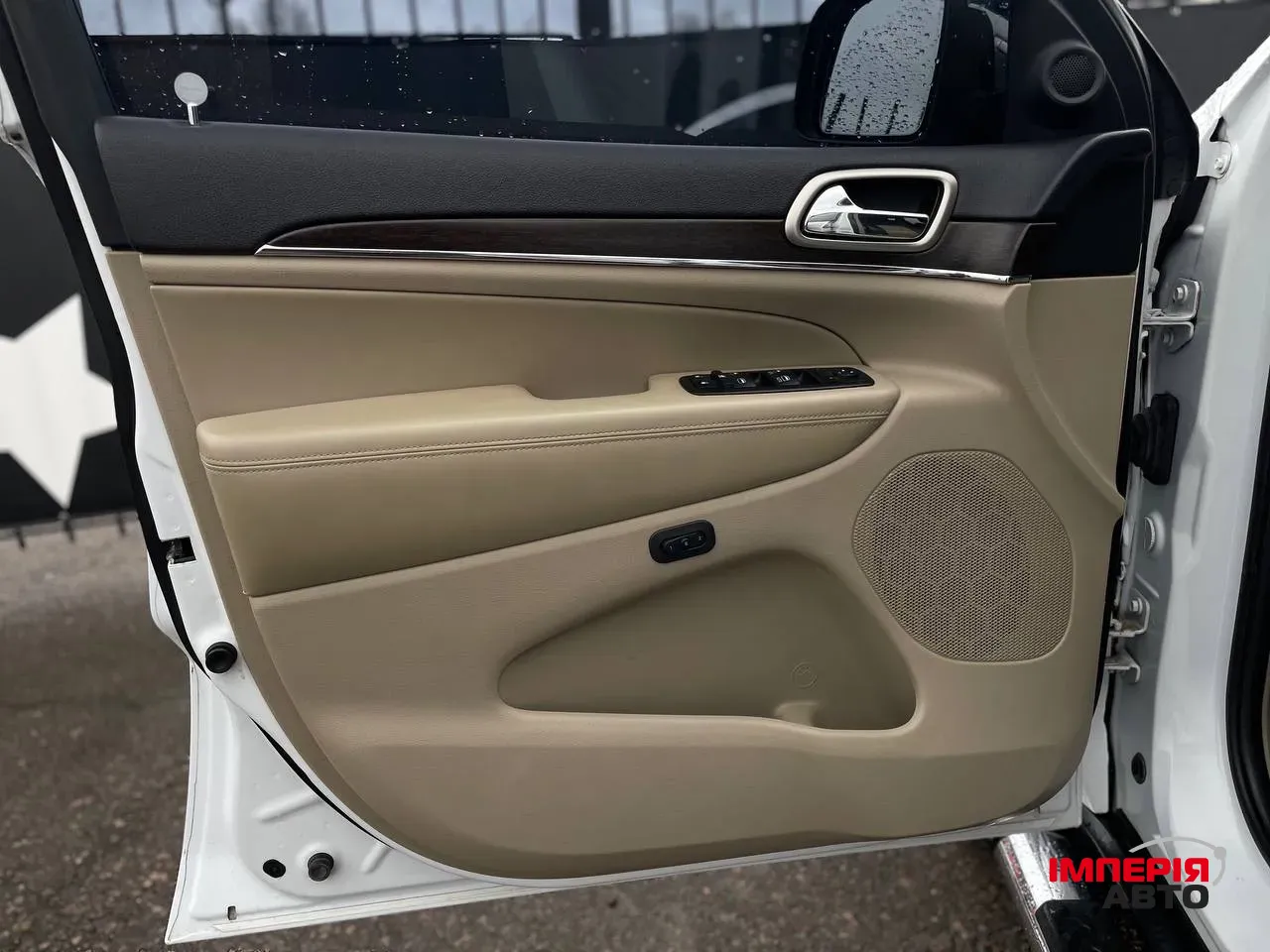 Jeep Grand Cherokee - фото 16