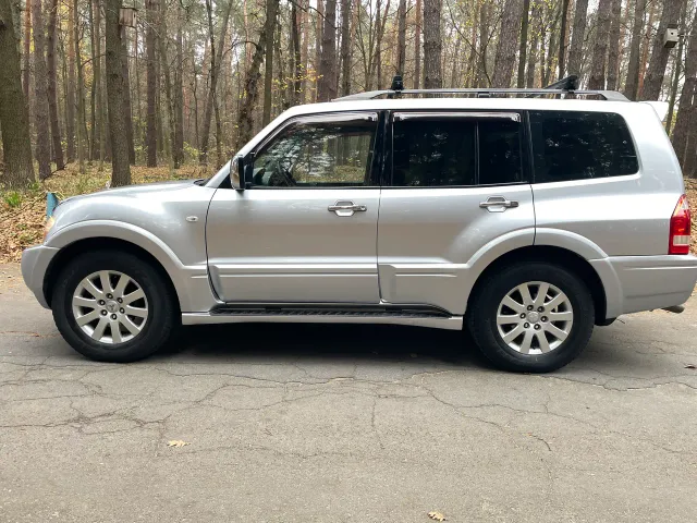 Mitsubishi Pajero - фото 1