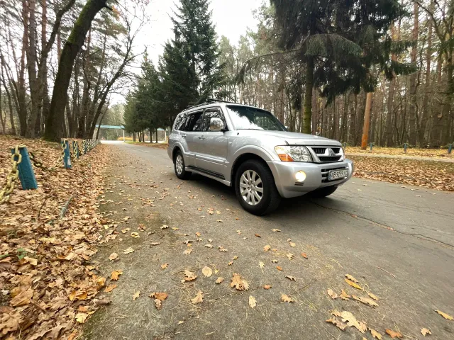 Mitsubishi Pajero - фото 4