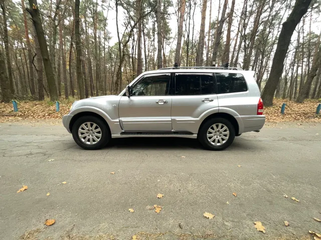 Mitsubishi Pajero - фото 2