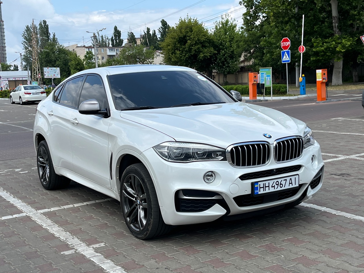 BMW X6 - фото 1