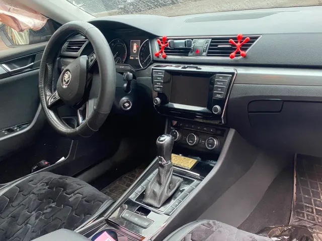 Skoda Superb - фото 1