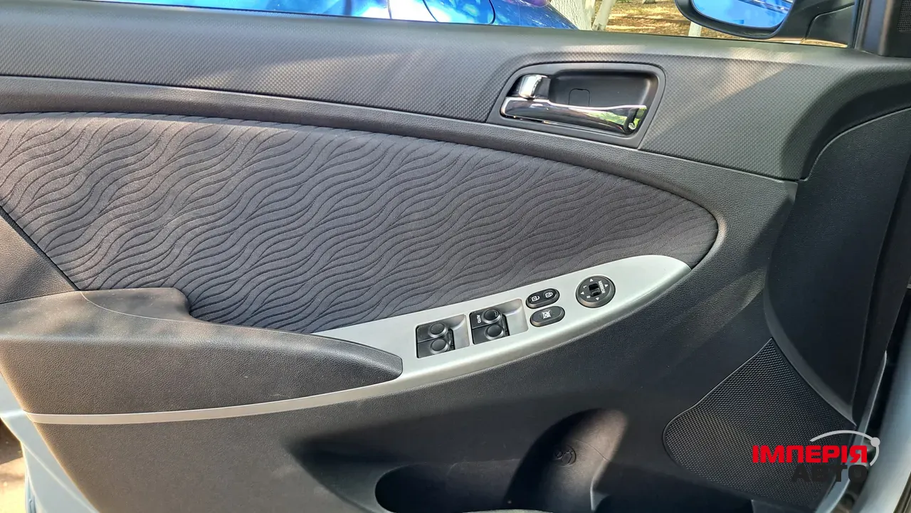 Hyundai Accent - фото 14