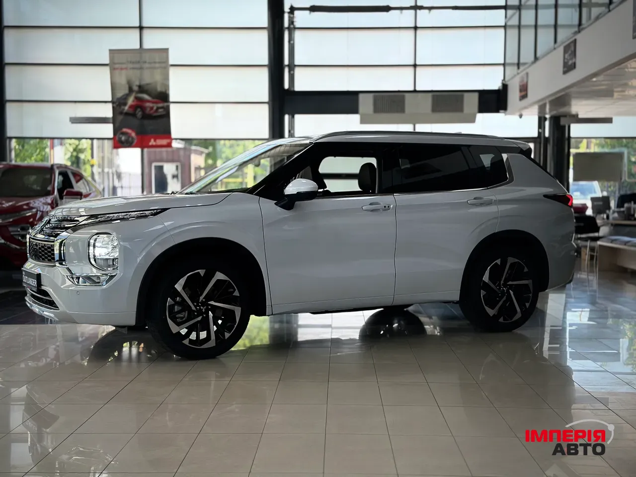 Mitsubishi Outlander - фото 5