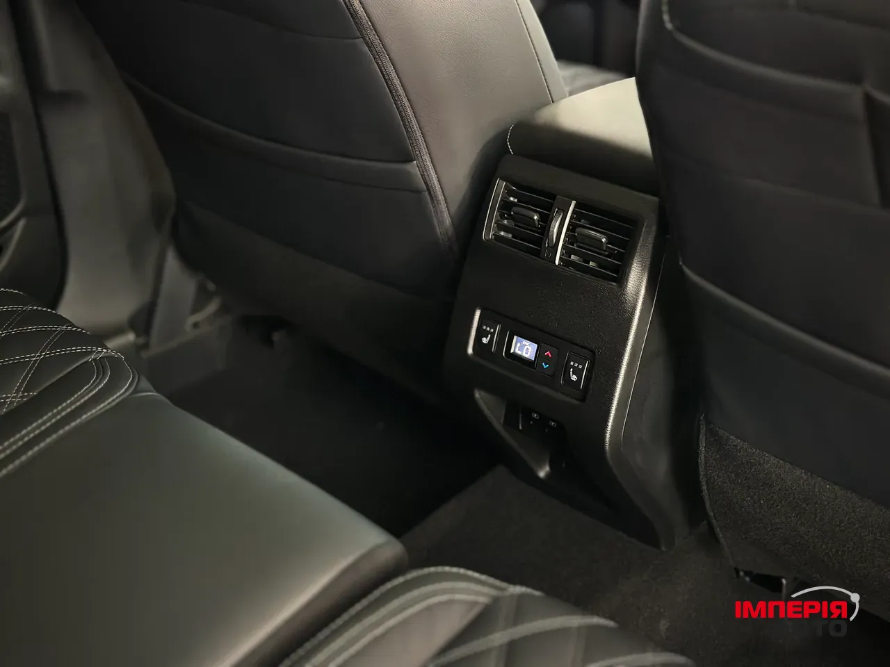 Mitsubishi Outlander - фото 32