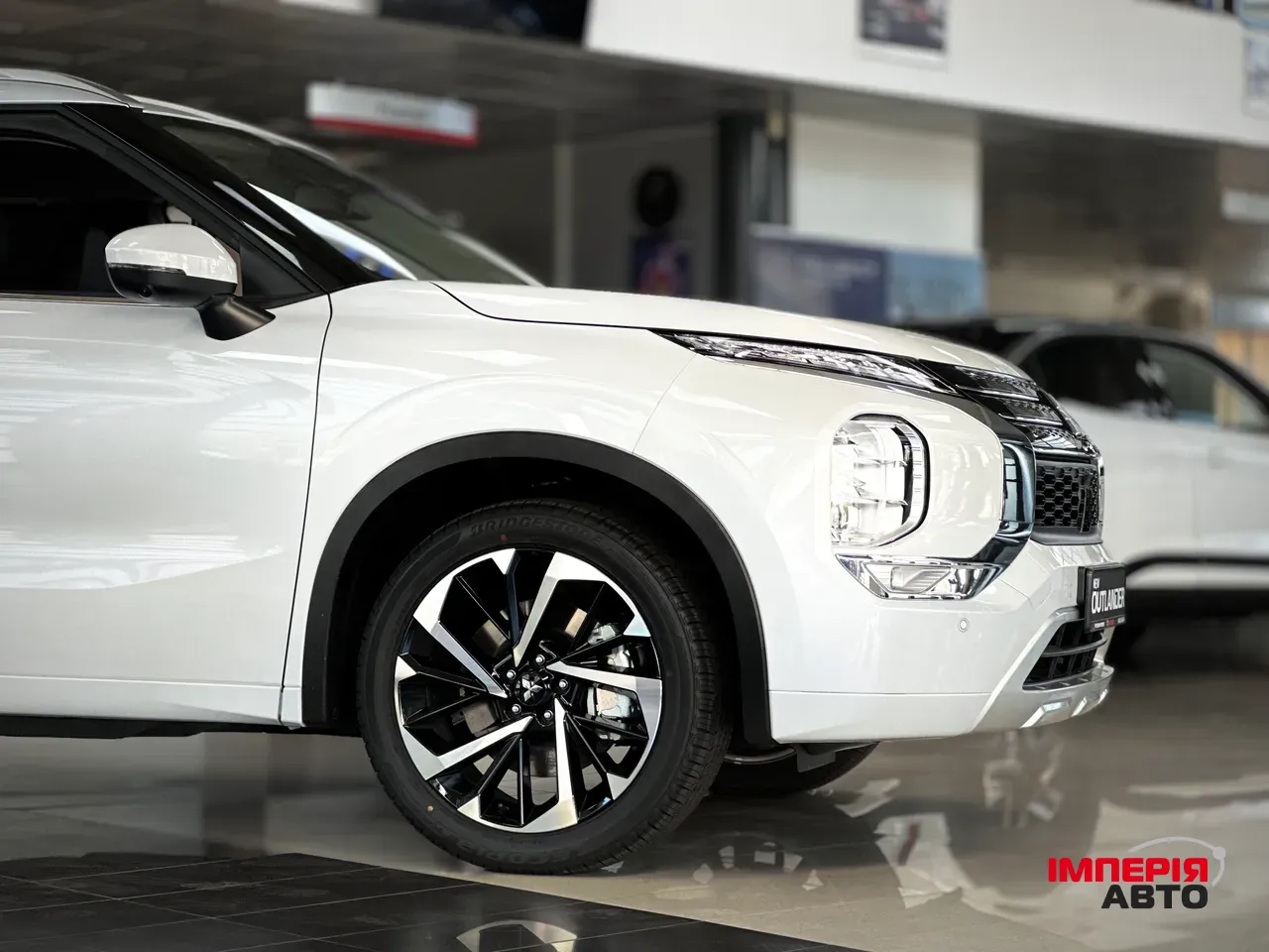 Mitsubishi Outlander - фото 4