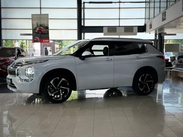 Mitsubishi Outlander - фото 5