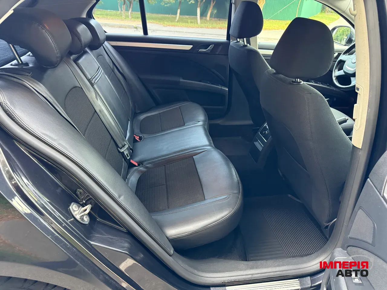 Skoda Superb - фото 13