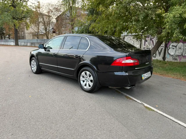 Skoda Superb - фото 4