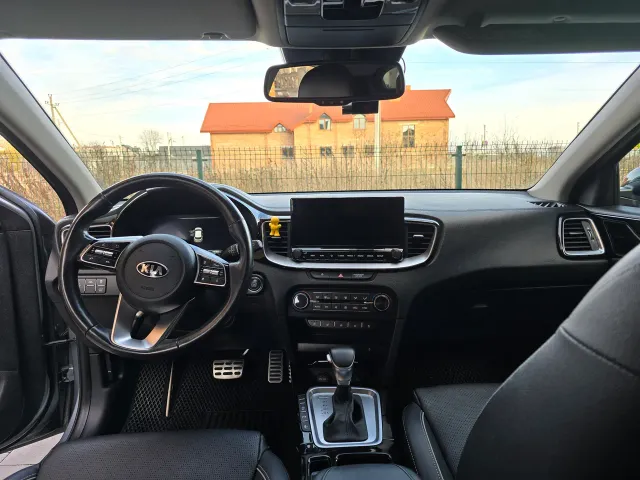 Kia XCeed - фото 3