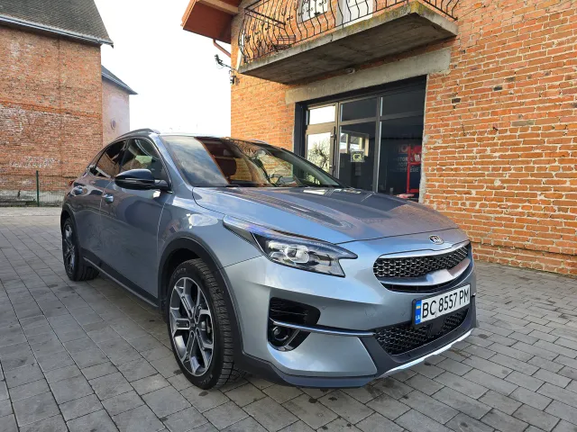 Kia XCeed - фото 1