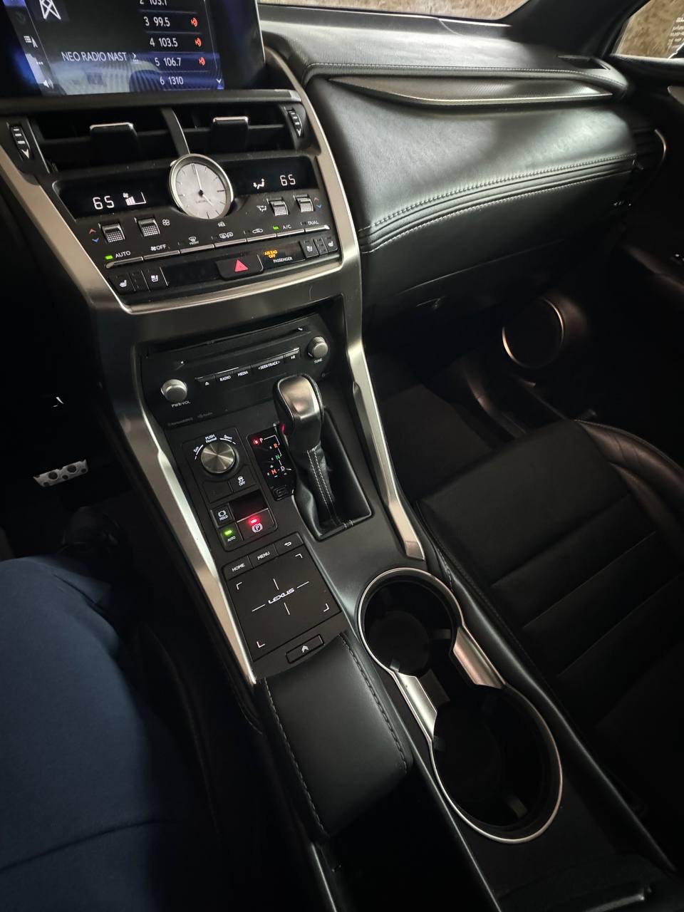 Lexus NX - фото 18