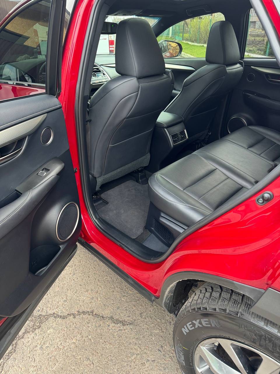 Lexus NX - фото 4