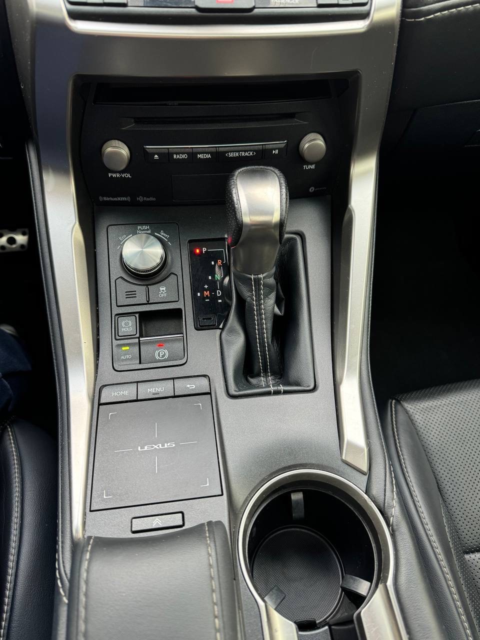 Lexus NX - фото 13