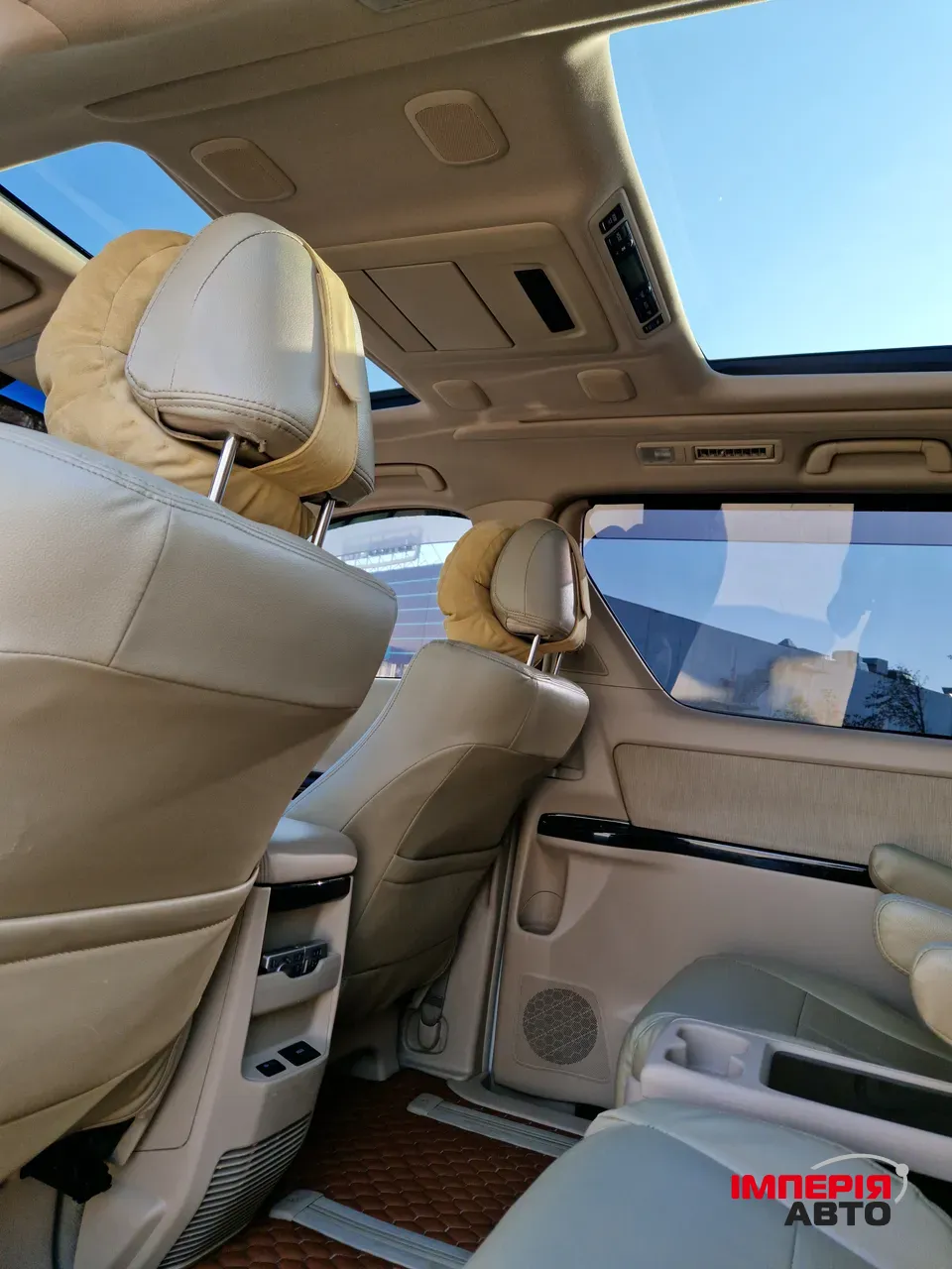 Toyota Alphard - фото 31