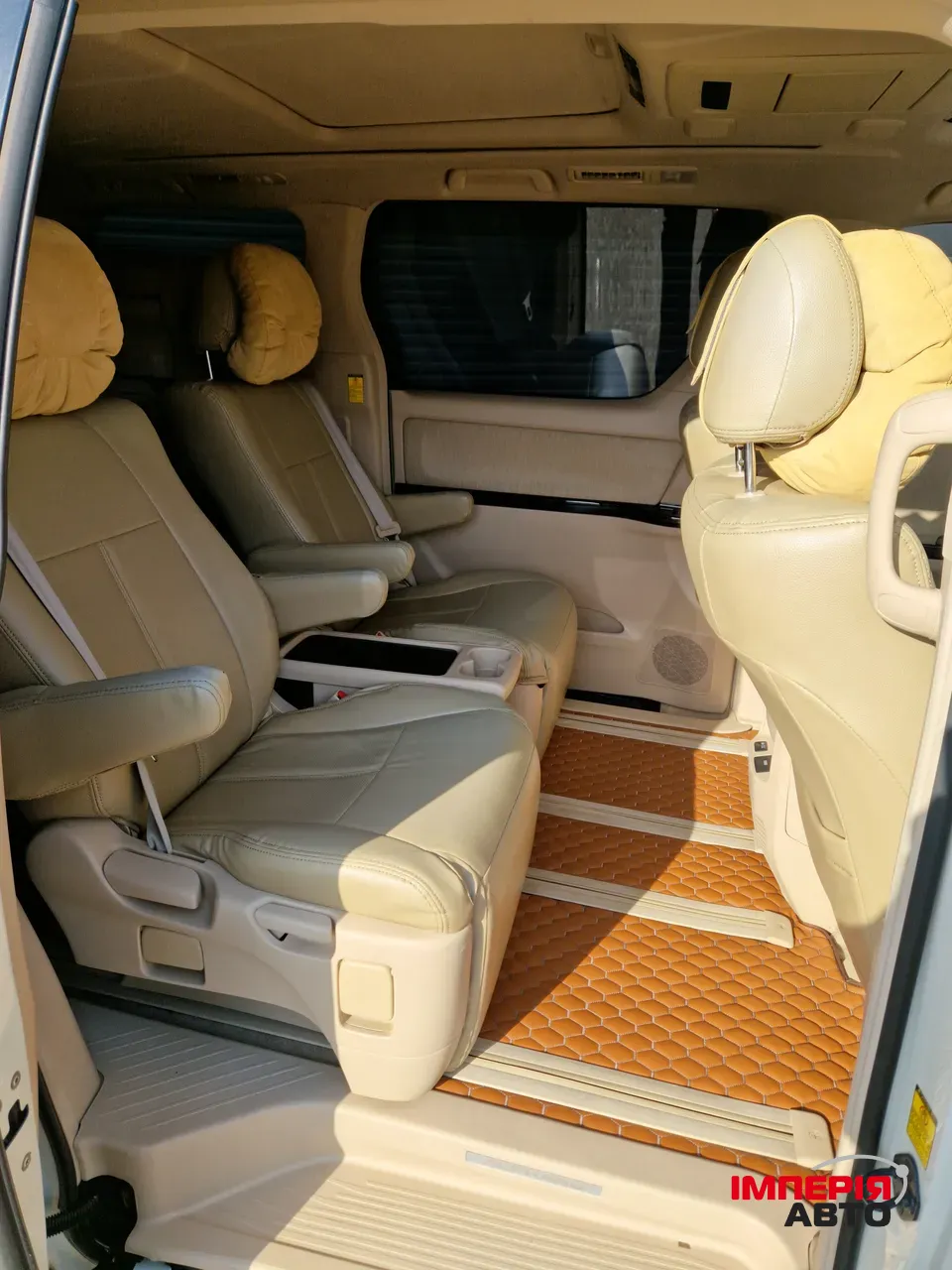 Toyota Alphard - фото 54