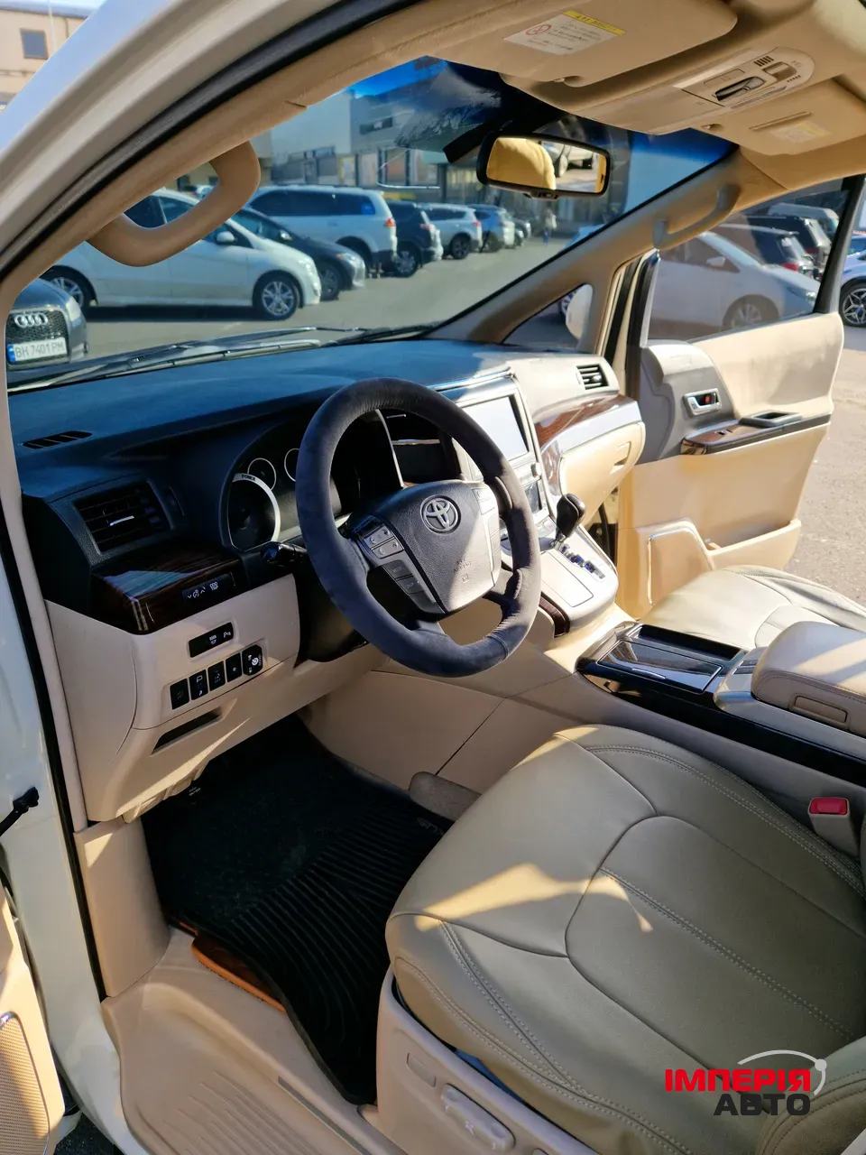 Toyota Alphard - фото 11