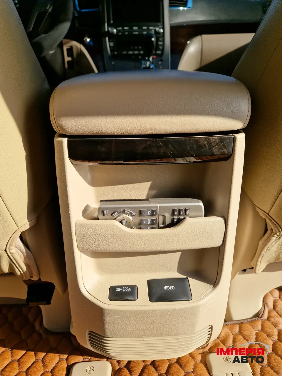 Toyota Alphard - фото 24