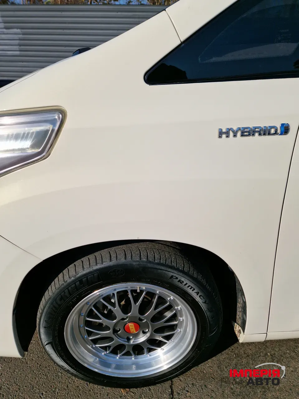 Toyota Alphard - фото 5