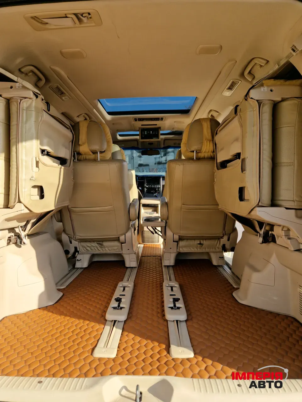 Toyota Alphard - фото 37