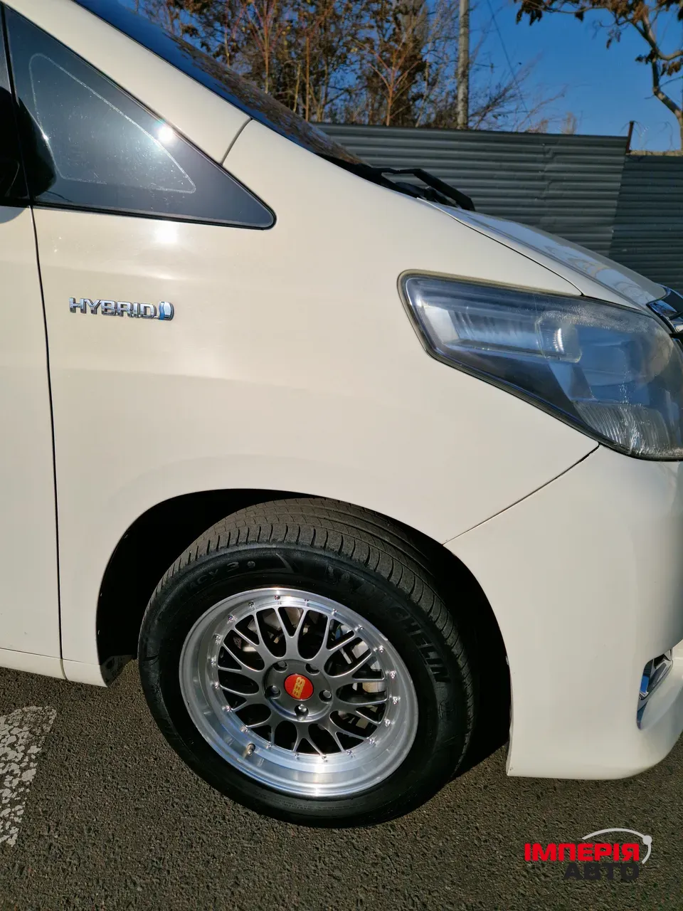 Toyota Alphard - фото 6