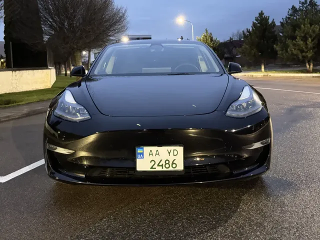 Tesla Model 3 - фото 3