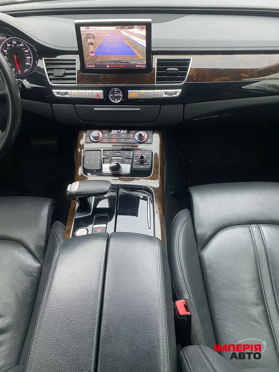 Audi A8 - фото 28