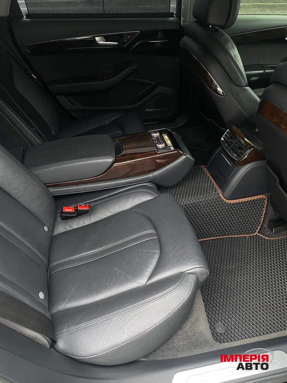 Audi A8 - фото 24