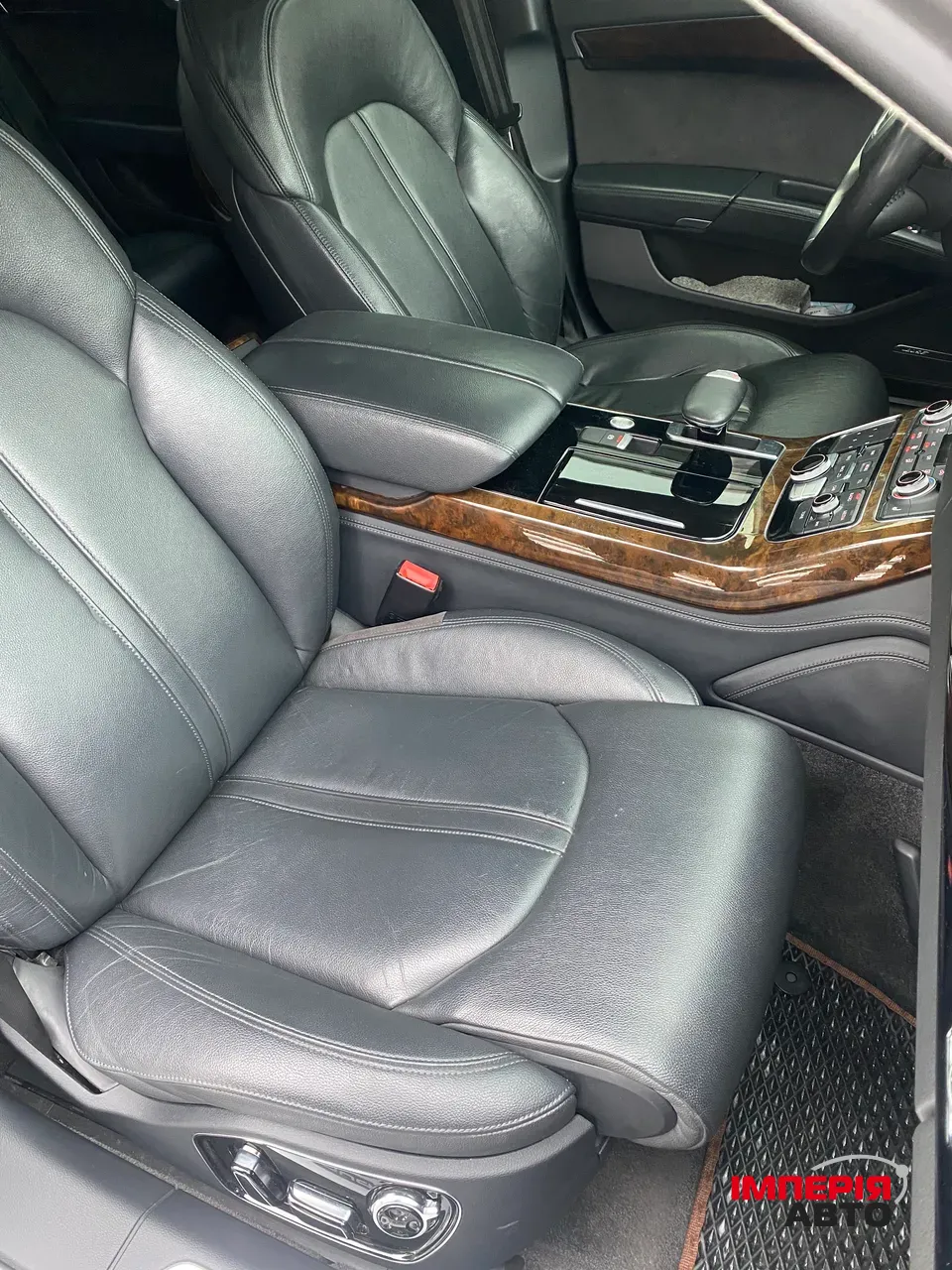 Audi A8 - фото 30