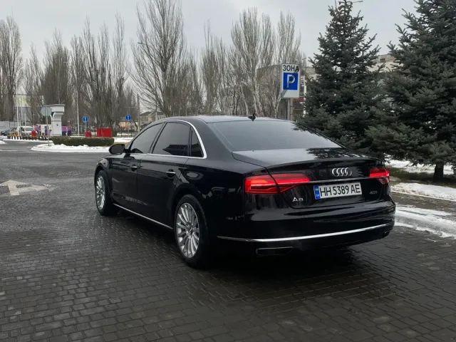 Audi A8 - фото 4